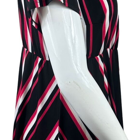 Torrid multi vertical strip wrap top size 2X - Picture 7 of 8